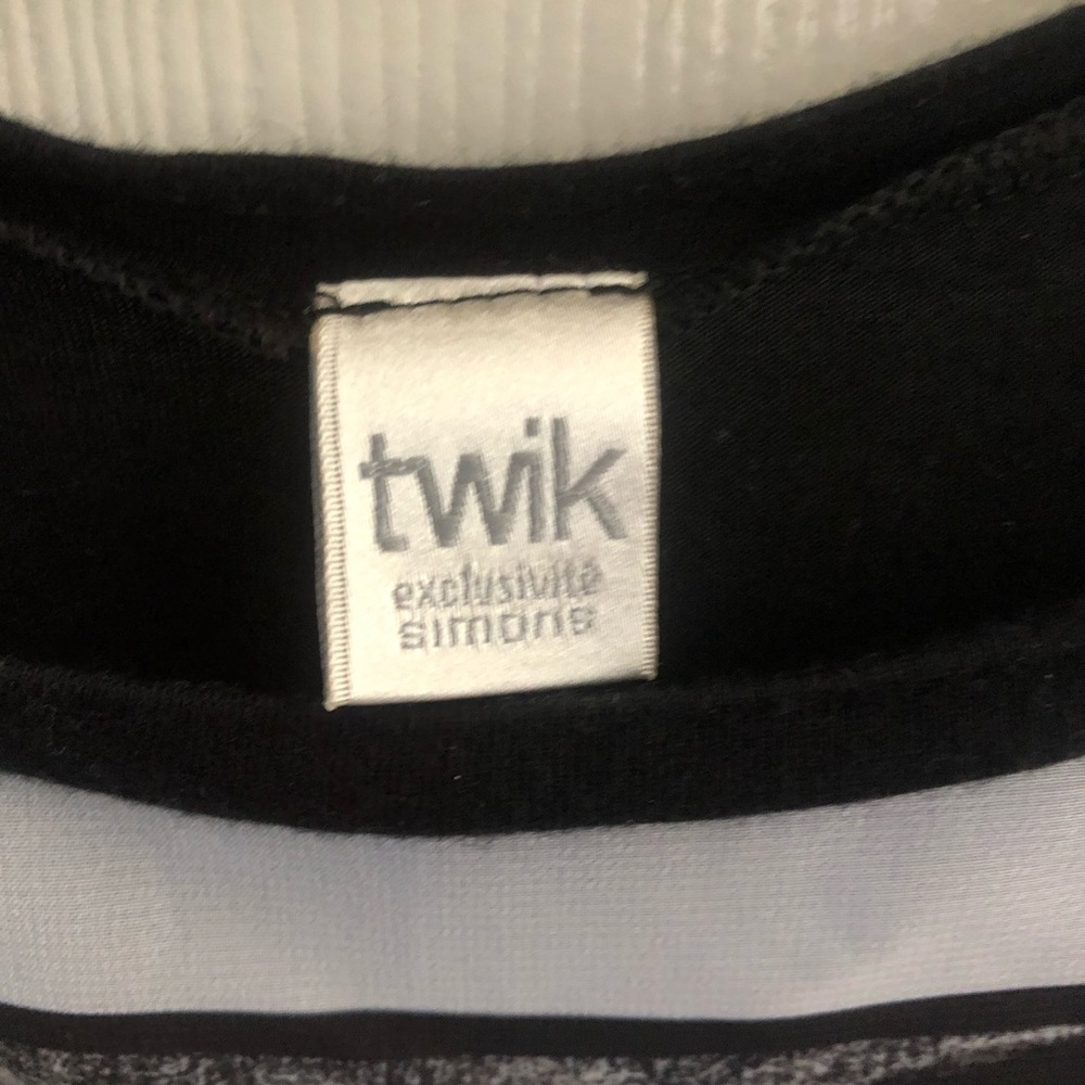 Tank Tops - Picture 5 of 6